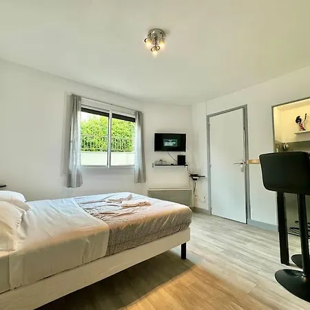 Equipe - Bellevue Apartment *